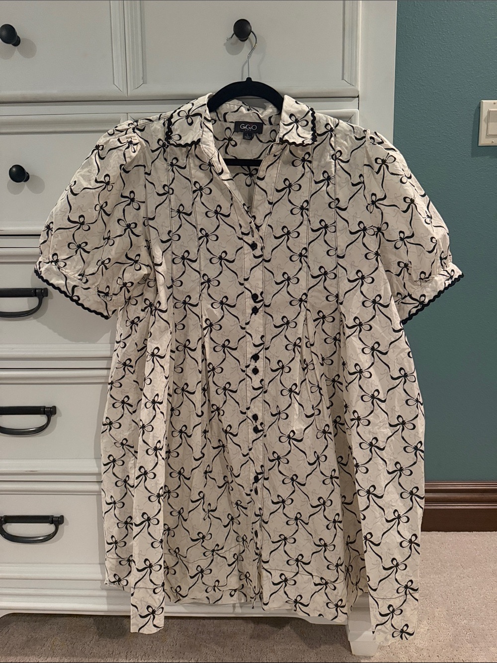 GiGio Short-Sleeve Button dress with Black Bow Print